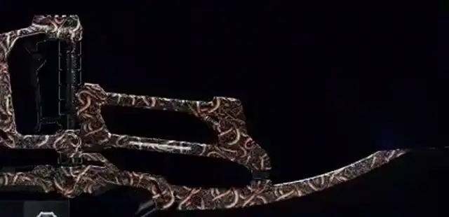 BO7 Grubs animated camo from the Camo Costume Party event